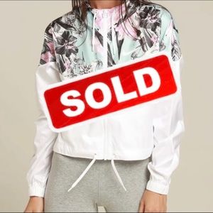 NIKE WOMEN’S CROP JACKET